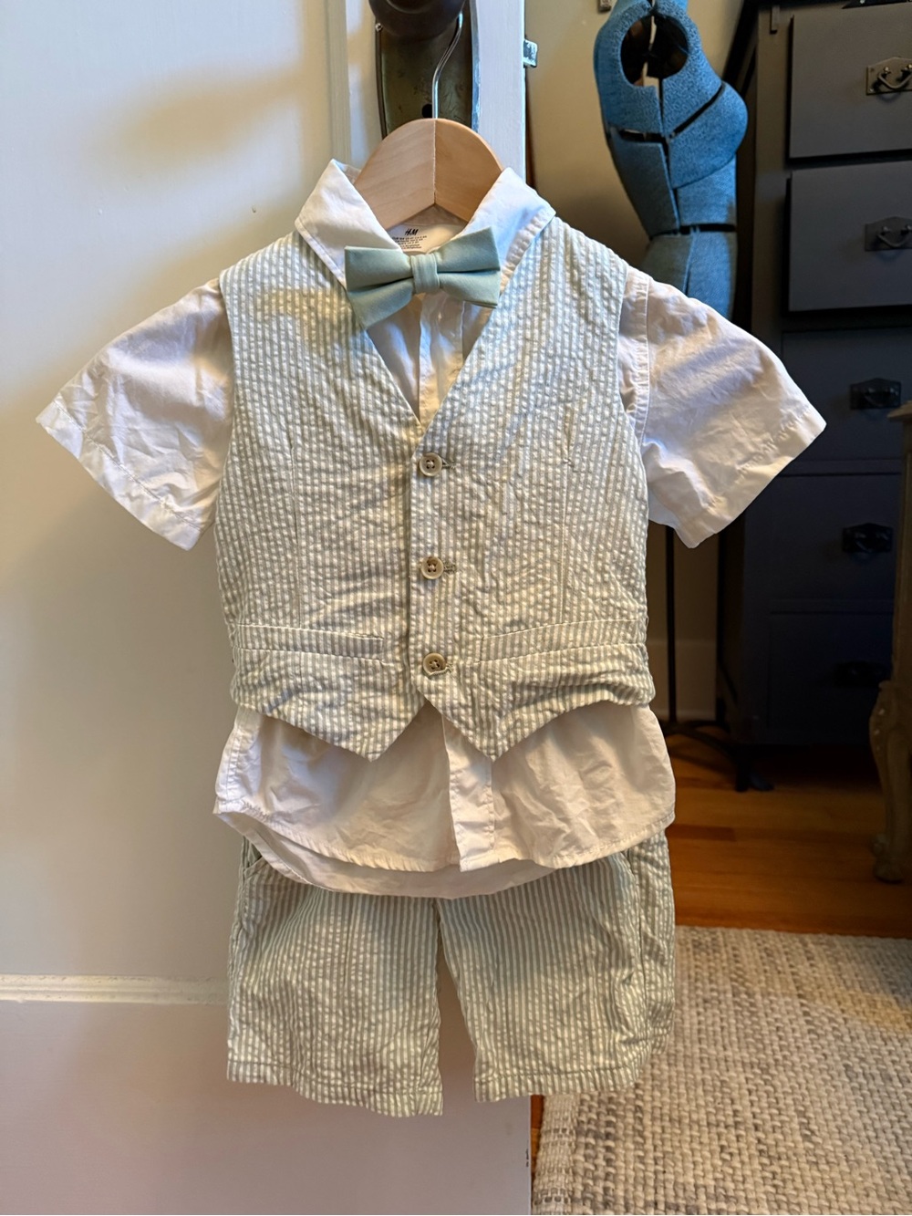 Kids Light Green Seersucker Vest, Shorts & Bow Tie Set